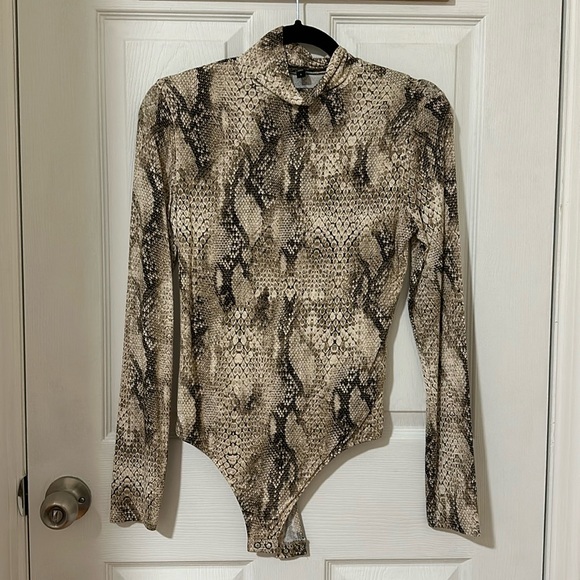 Express Super soft Fitted Snakeskin Turtleneck Bodysuit - Picture 2 of 2